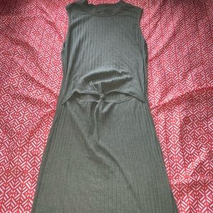 i am selling a knee length dress